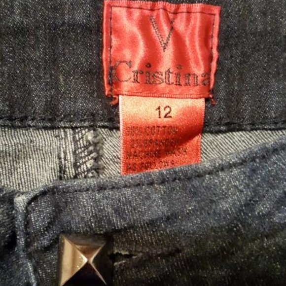 Christina V. Jeans - Picture 2 of 7
